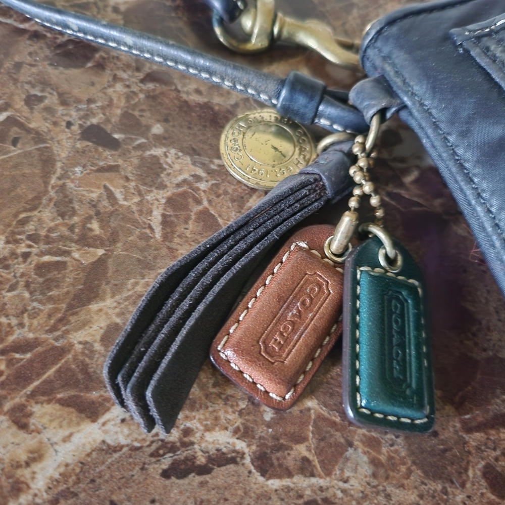 Coach Leather & Nylon Wristlet Black + 3 hang tags - EUC - Picture 5 of 13